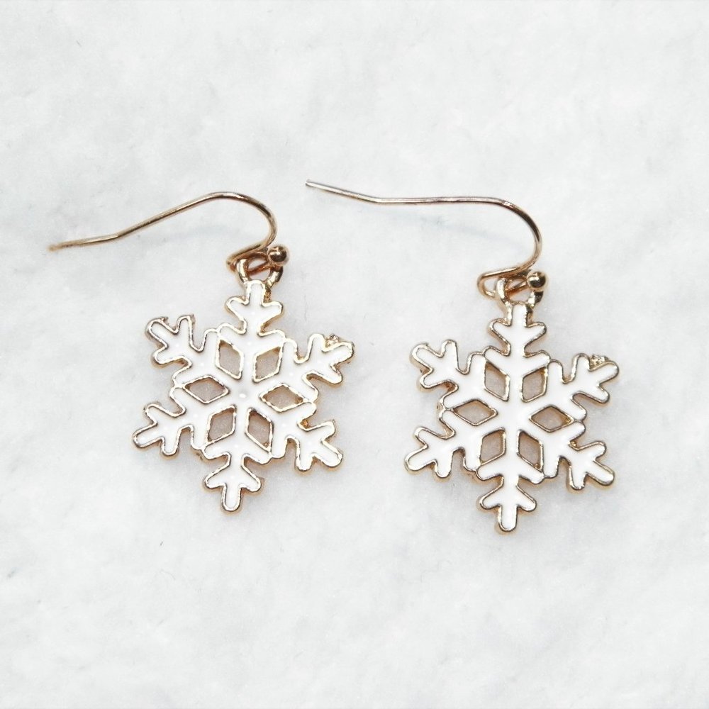 White Snowflake 1" Dangling Earrings